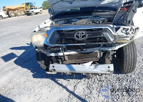 2013 Toyota Tacoma z USA, uszkodzony, nr VIN 5TFTX4CN2DX031867